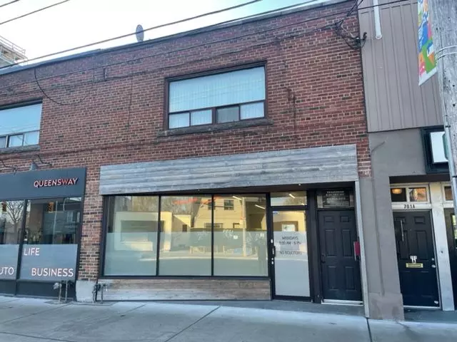 699 The Queensway AVE, Toronto W07, ON M8Y 1L2