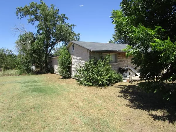 Quanah, TX 79252,109 E 14th Street