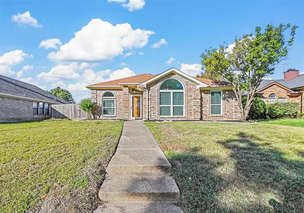 909 Micarta Drive, Mesquite, TX 75181