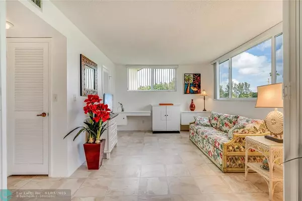 Pembroke Pines, FL 33025,9320 S Hollybrook Lake Dr  #210