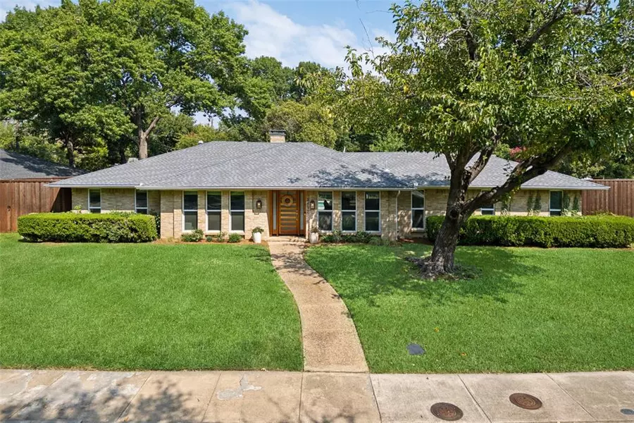 3497 Webb Garden Drive, Dallas, TX 75229