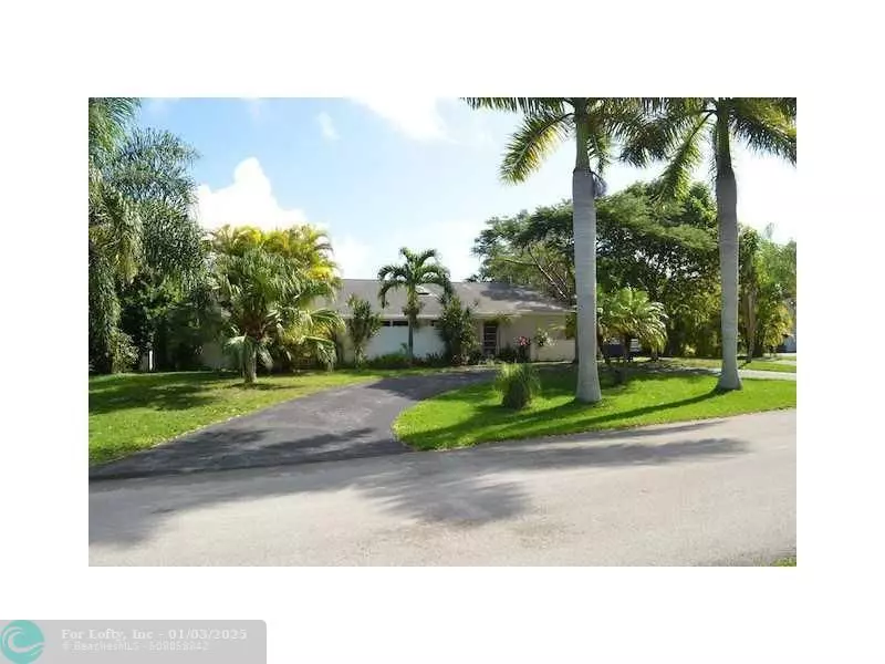 18003 SW 88 PL, Palmetto Bay, FL 33157