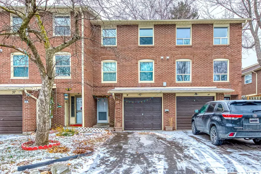 38 Eden PARK, Brampton, ON L6T 3A5