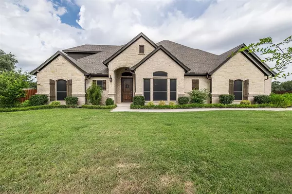 2000 Adams Lane S, Azle, TX 76020