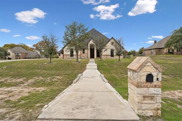 Azle, TX 76020,5700 Maple Valley Drive