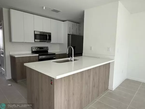 Hollywood, FL 33020,2526 Pierce St  #10