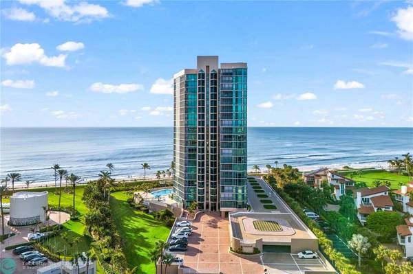 4651 Gulf Shore Blvd  #205, Naples, FL 34103