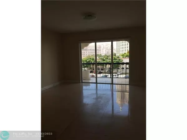 Coral Gables, FL 33134,50 Alhambra Cir  #311