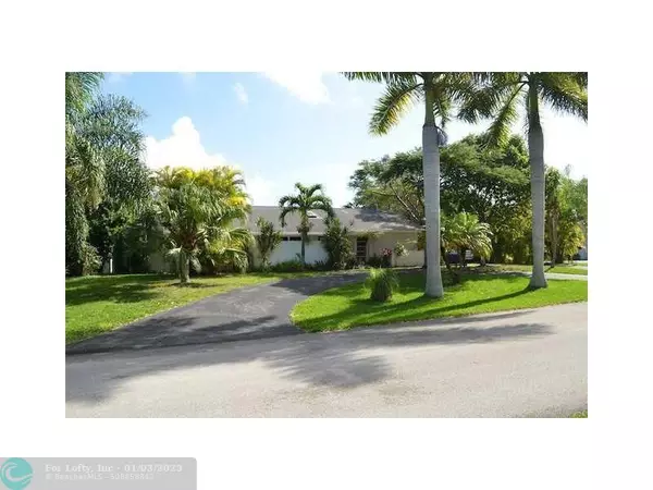 18003 SW 88 PL, Palmetto Bay, FL 33157