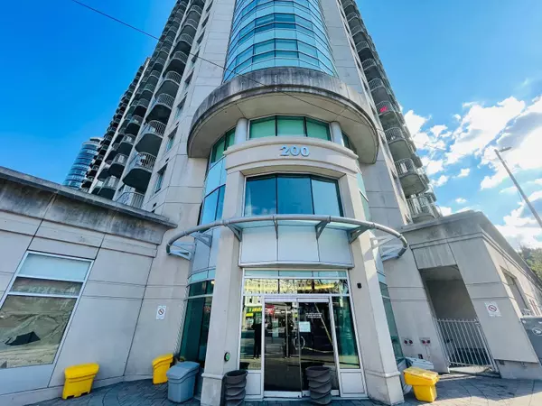 200 Rideau ST #807, Lower Town - Sandy Hill, ON K1N 5Y1