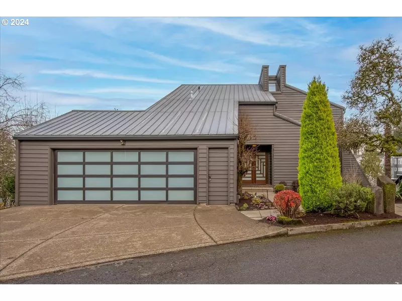 3131 NW LURAY TER, Portland, OR 97210