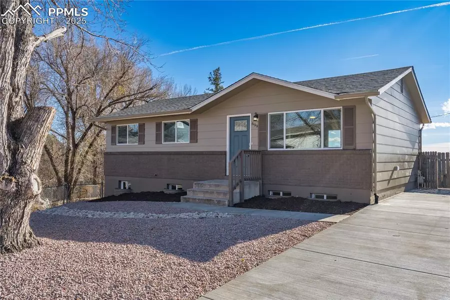 699 Bridger DR, Colorado Springs, CO 80909