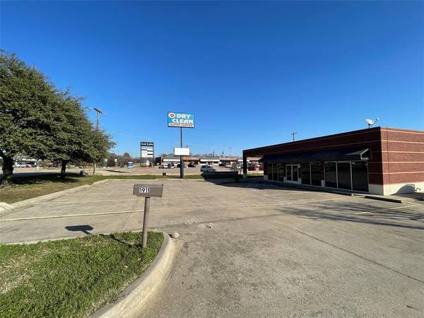 Sherman, TX 75090,1911 N Loy Lake Road