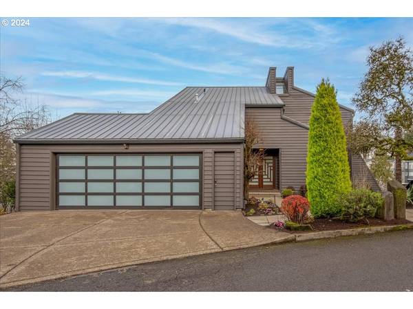 3131 NW LURAY TER, Portland, OR 97210