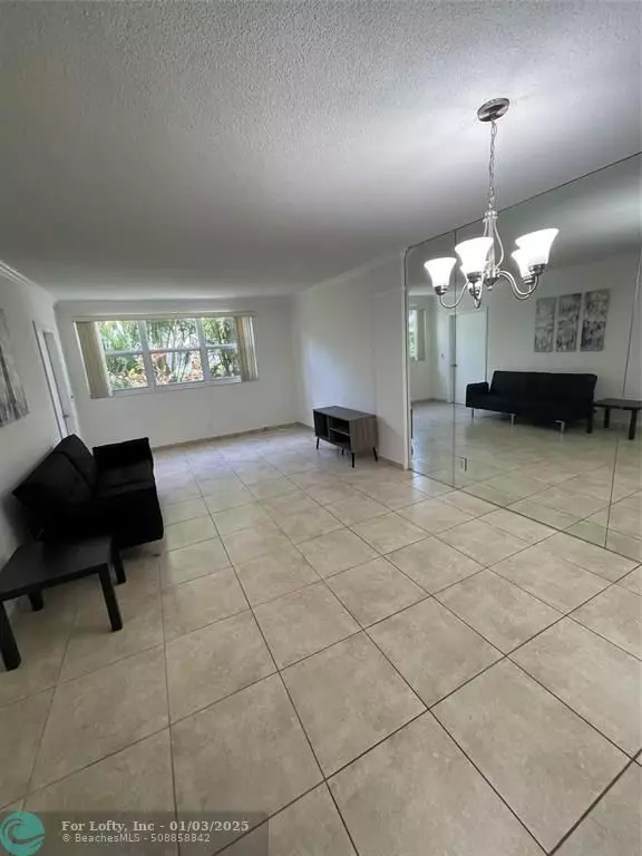 Hallandale Beach, FL 33009,1333 E Hallandale Beach Blvd  #113