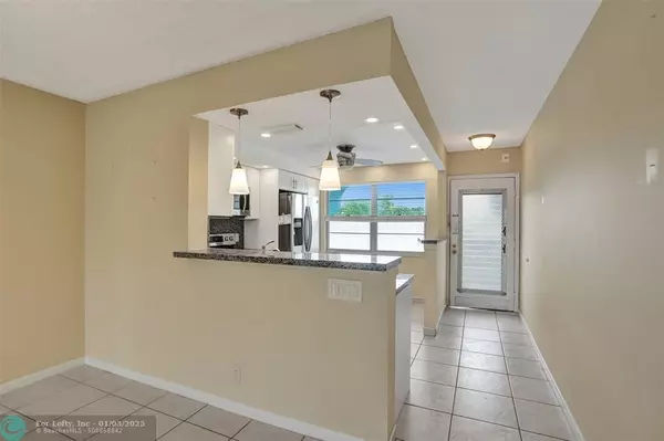 Coconut Creek, FL 33066,2804 VICTORIA WAY  #M4