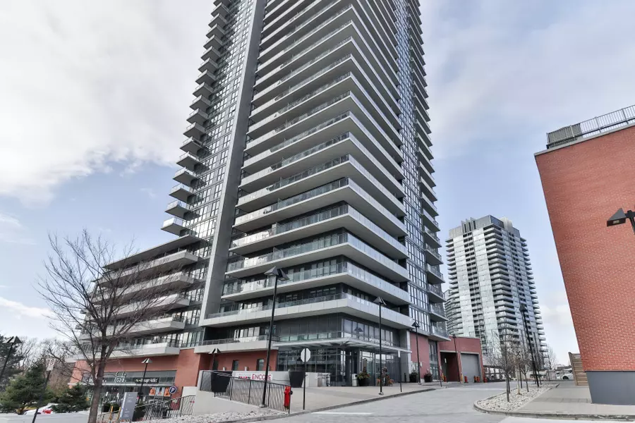 10 Park Lawn RD #302, Toronto W06, ON M8V 0M9