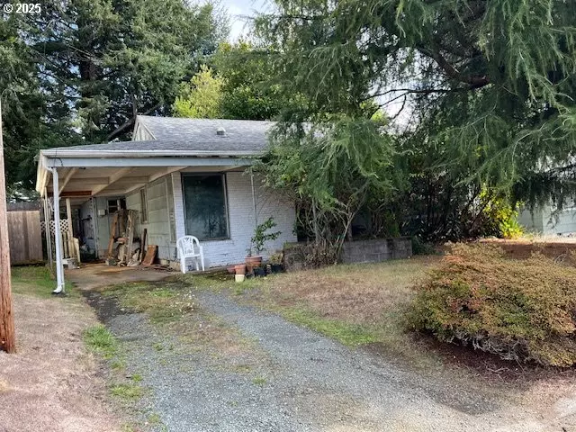 Coquille, OR 97423,1582 N IVY ST