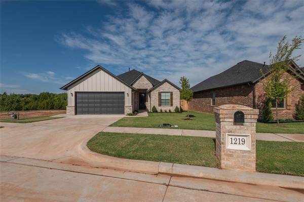 1219 Colonial Avenue, Tuttle, OK 73089