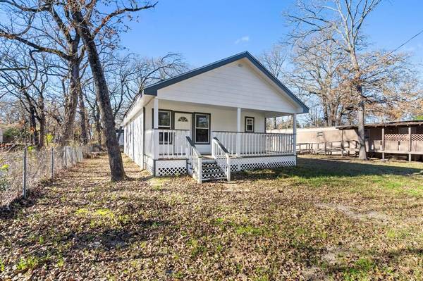 104 Lake Arrowhead Drive, Mabank, TX 75156