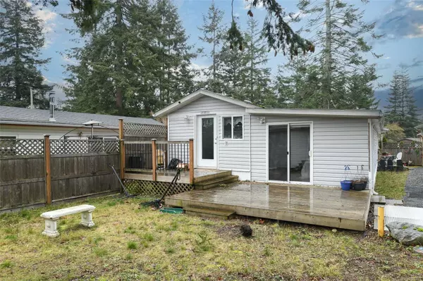 Comox, BC V9M 4E1,1901 Ryan Rd #9