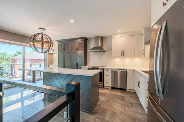 Barrie, ON L4M 6M4,36 Glen Oak CT