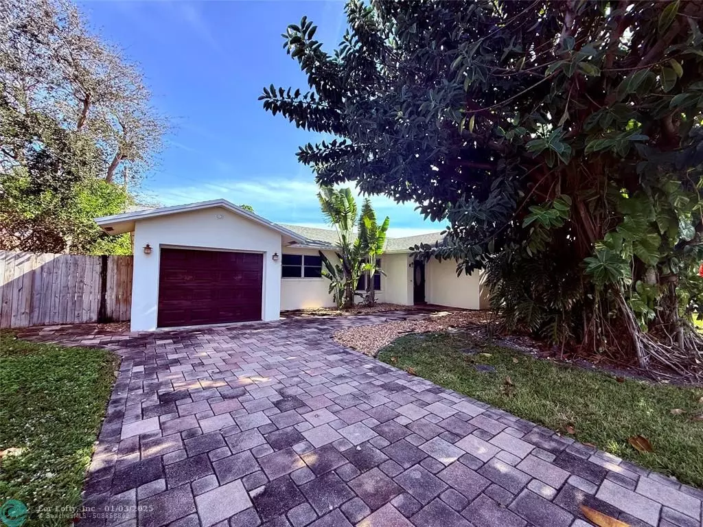 Delray Beach, FL 33444,621 Eagle Dr