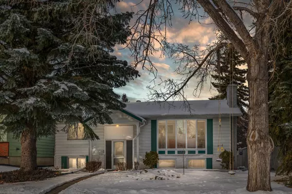 1132 Lake Sylvan PL Southeast, Calgary, AB T2J 2P6