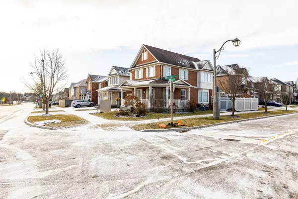 68 Reeves Way BLVD, Whitchurch-stouffville, ON L4A 0J8