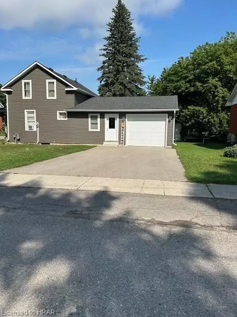 North Huron, ON N0G 2W0,103 VICTORIA ST E