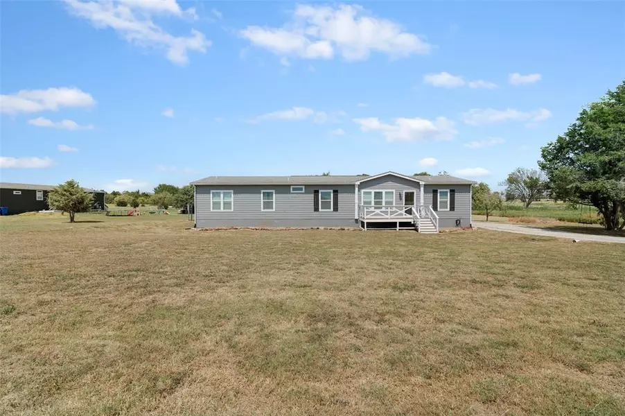 2135 County Road 176, Whitesboro, TX 76273