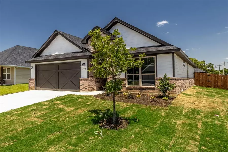 102 Clover Circle, Weatherford, TX 76086