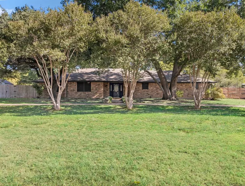 908 Little Creek Trail, Oak Leaf, TX 75154