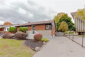 128 Clarendon AVE #Upper, Hamilton, ON L9A 3A5