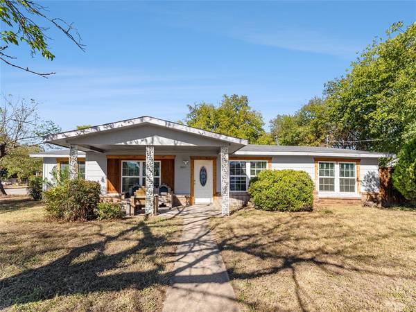 3601 Oak Hill Street, Fort Worth, TX 76119