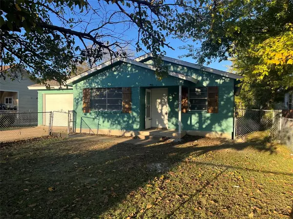 3204 29th Street,  Fort Worth,  TX 76106