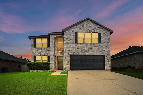 2023 Brazos Court, Grand Prairie, TX 75052