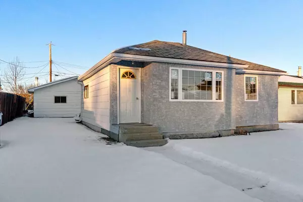 5118 47 AVE, Mayerthorpe, AB T0E 1N0