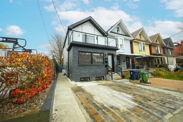 17 Ferrier AVE #Main, Toronto E03, ON M4K 3H5