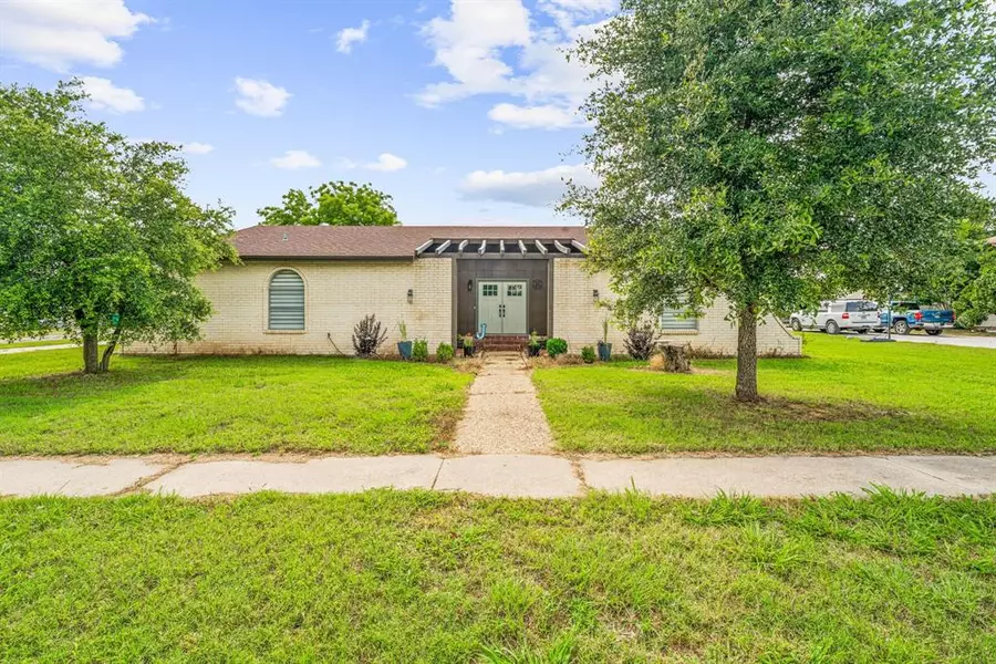 517 S Walnut Street, Eastland, TX 76448