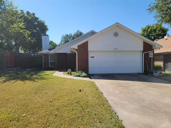 2812 Country Villa Circle, Carrollton, TX 75006