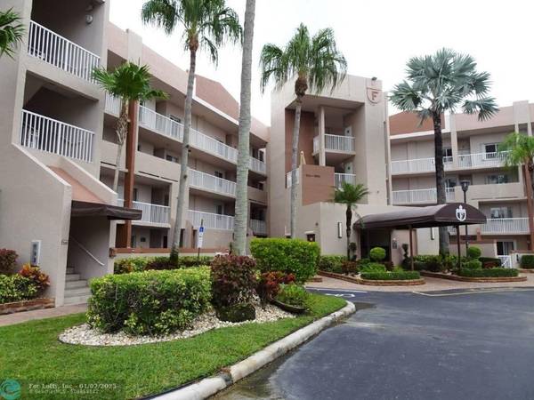 7539 Granville Dr  #208, Tamarac, FL 33321