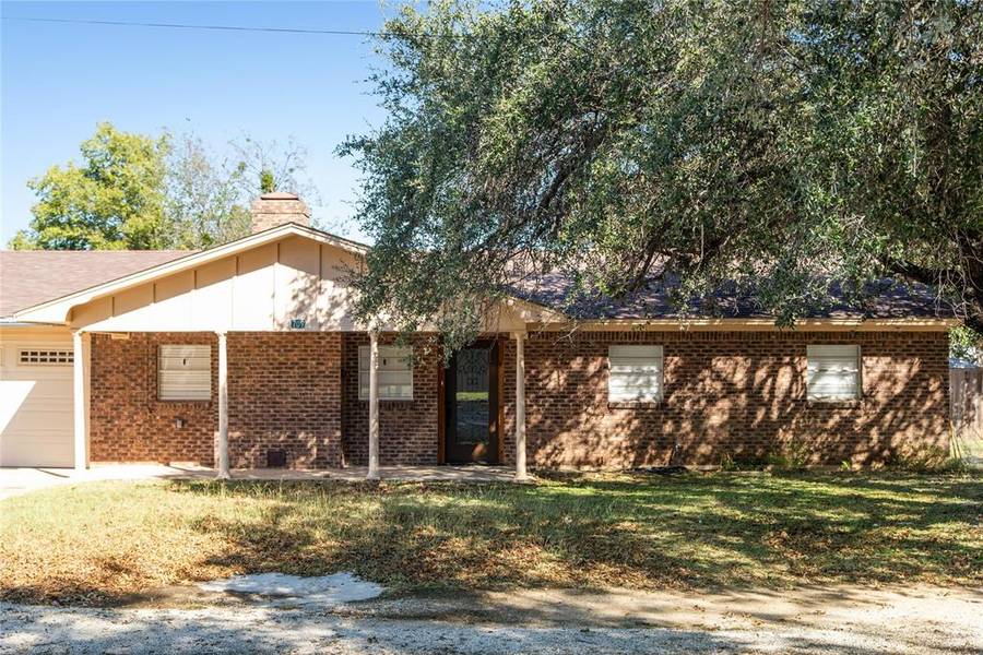 709 E Ham Avenue, De Leon, TX 76444