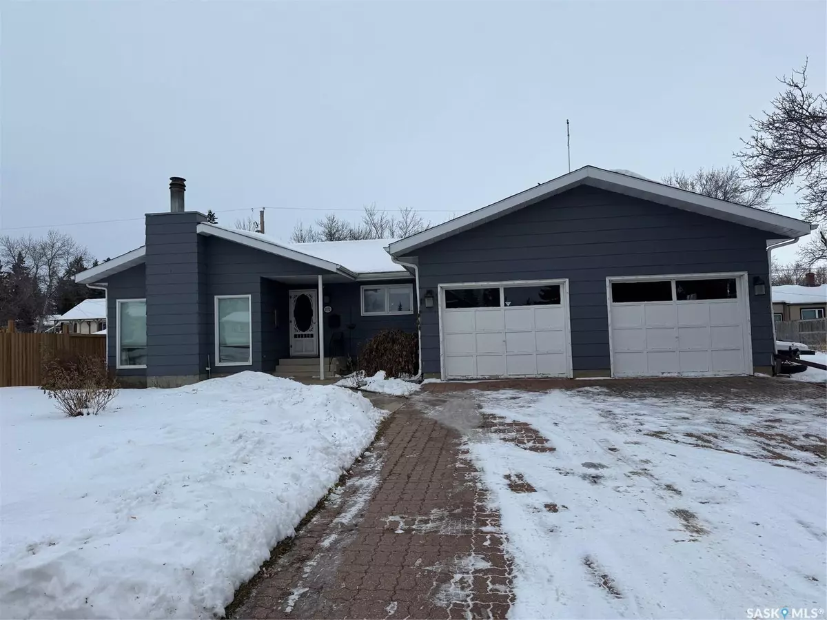 North Battleford, SK S9A 3S9,1072 111th STREET