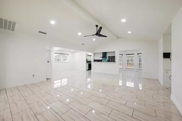 7205 Ridgeview Drive, Rowlett, TX 75089