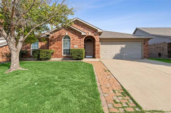 544 Cranbrook Drive,  Fort Worth,  TX 76131