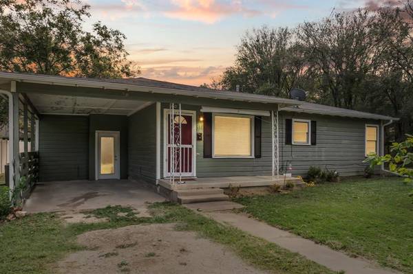 516 N Abbott Street,  Hillsboro,  TX 76645