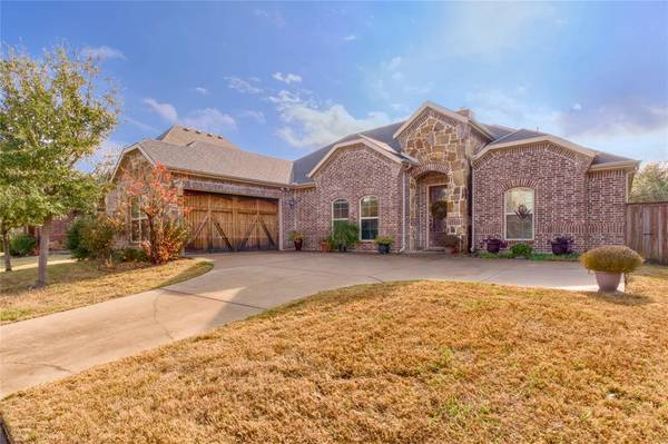 129 Mckinley Drive, Burleson, TX 76028