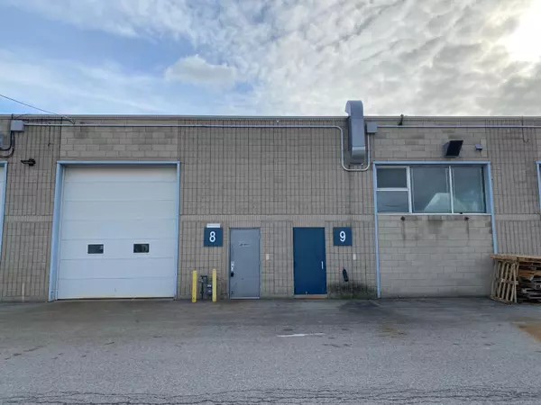 Niagara, ON L2M 6S9,113-115 CUSHMAN RD #8-9