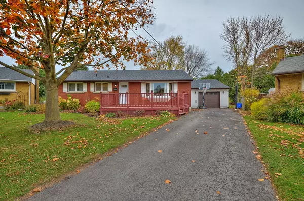 Niagara Falls, ON L2J 2X8,3283 KENWOOD CT